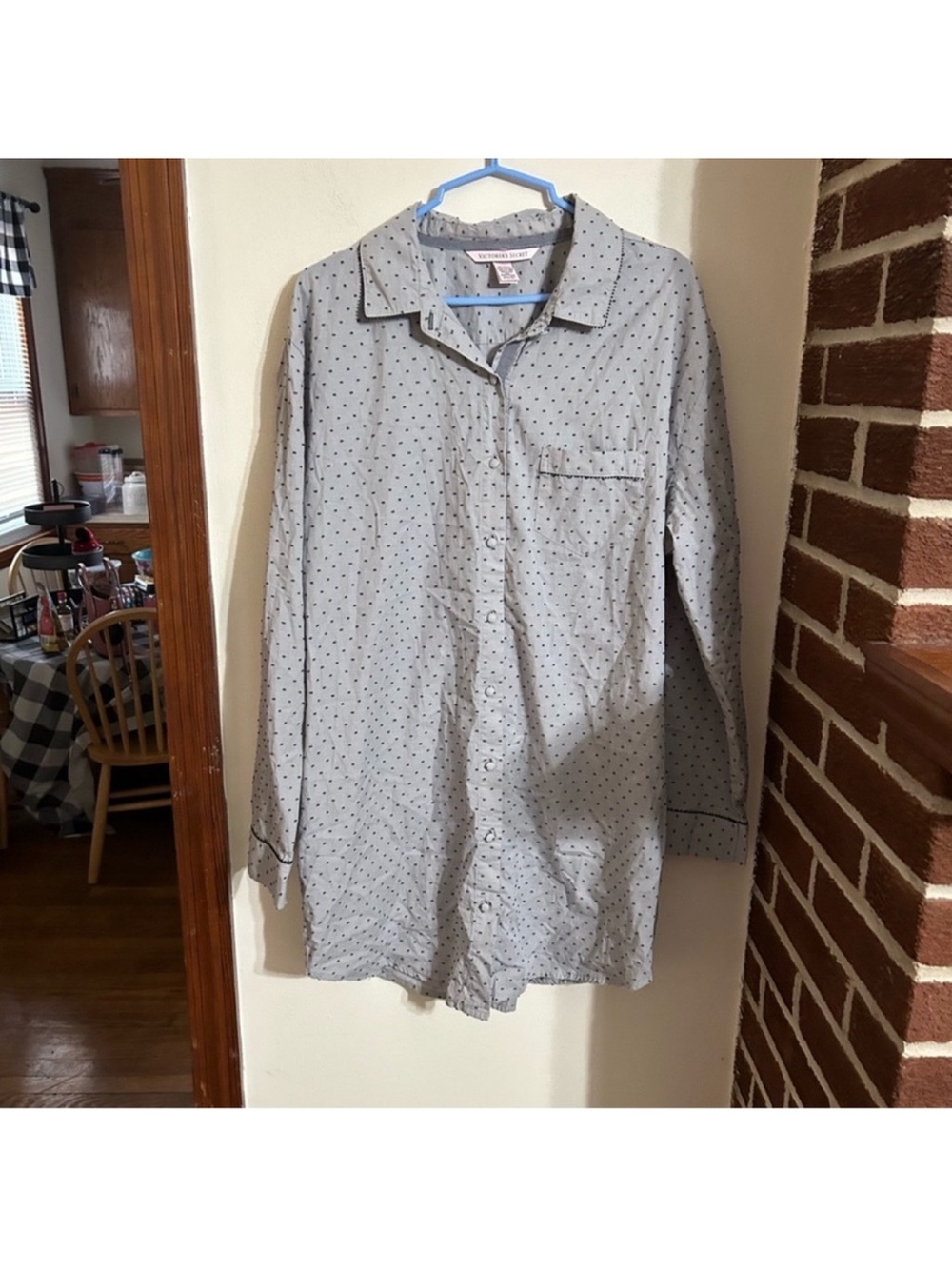 Victoria’s Secret Size Medium Gray Long Sleeve Night Shirt Gown